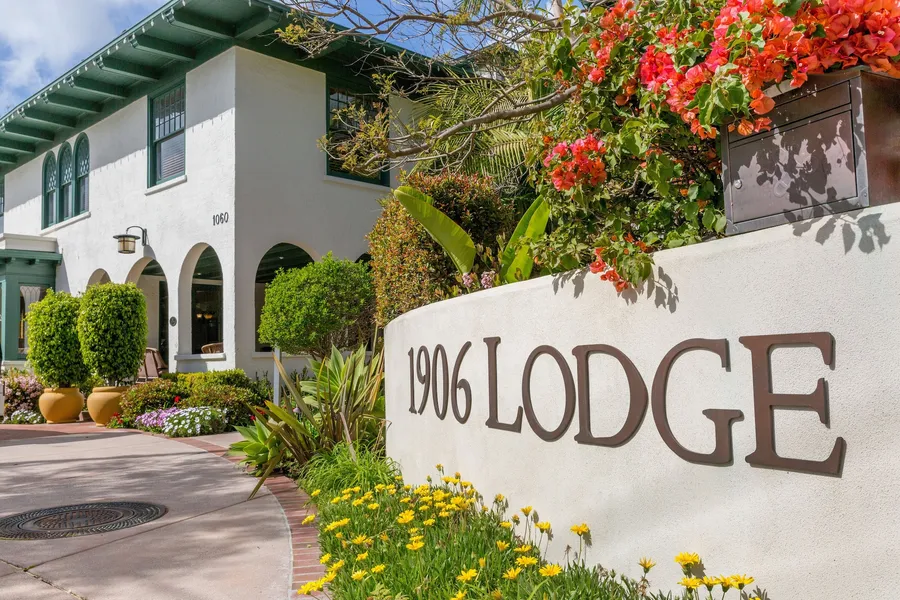 1906 Lodge hotel detail image 6