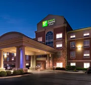 Holiday Inn Express & Suites Cincinnati - Mason by IHG hotel detail image 5
