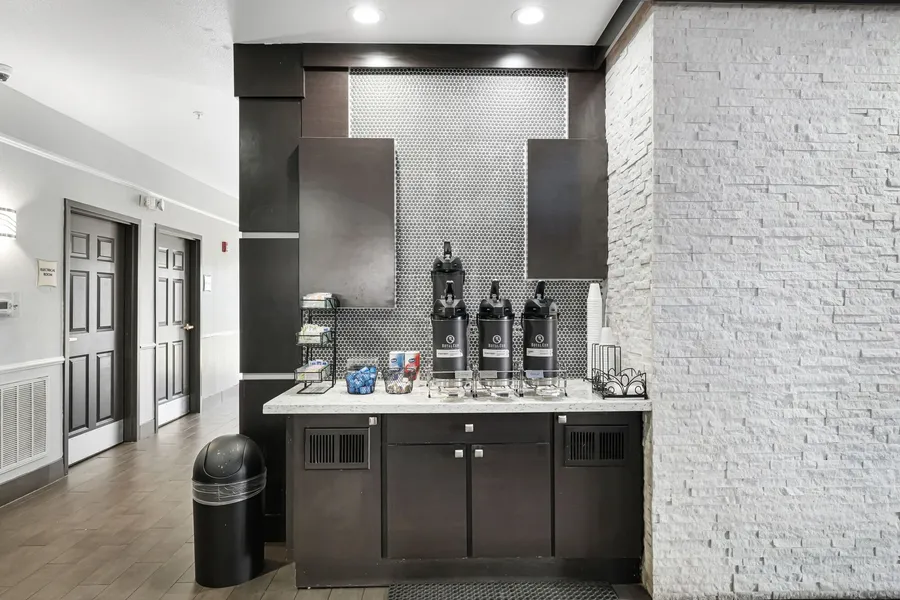Sonesta Essential HOU Airport Road hotel detail image 2