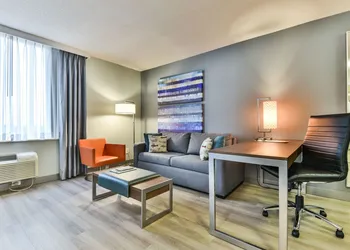 Radisson Suites Hotel Toronto Airport hotel thumbnail 3