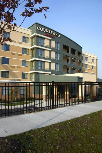 Courtyard Pittsburgh Airport Settlers Ridge hotel detail image 2
