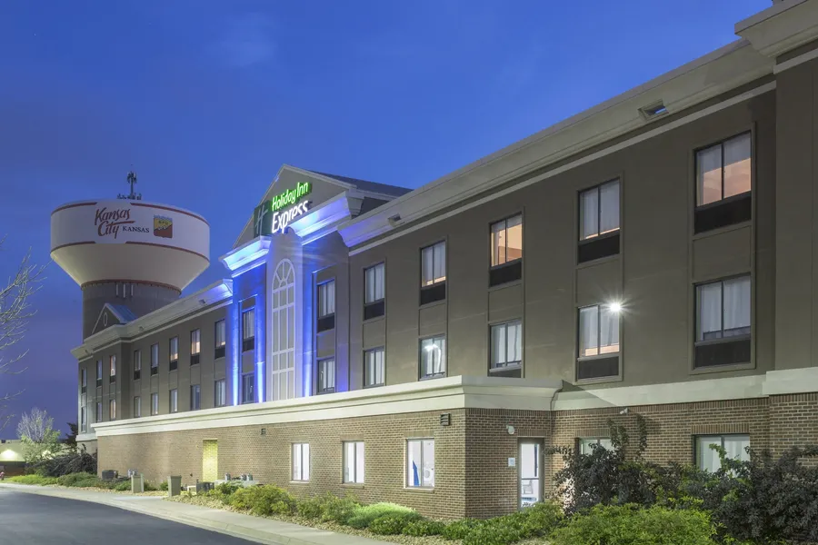 Holiday Inn Express Kansas City - at the Legends by IHG hotel detail image 6