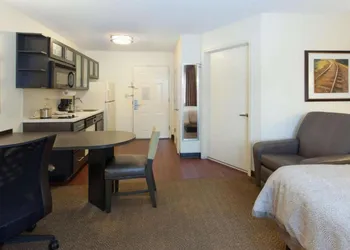 Sonesta Simply Suites Houston Galleria hotel thumbnail 4