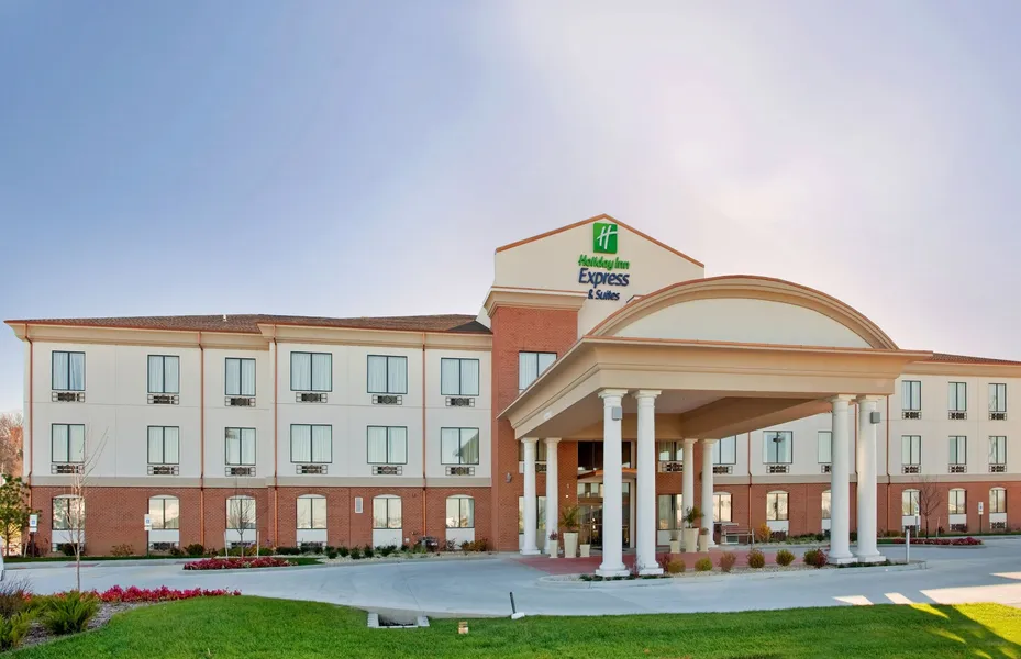 Holiday Inn Express Hotel and Suites St. Charles by IHG hotel detail image 2