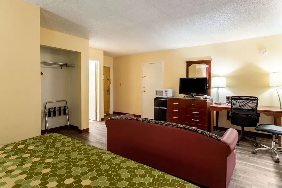 Econo Lodge Gallup West hotel detail image 6