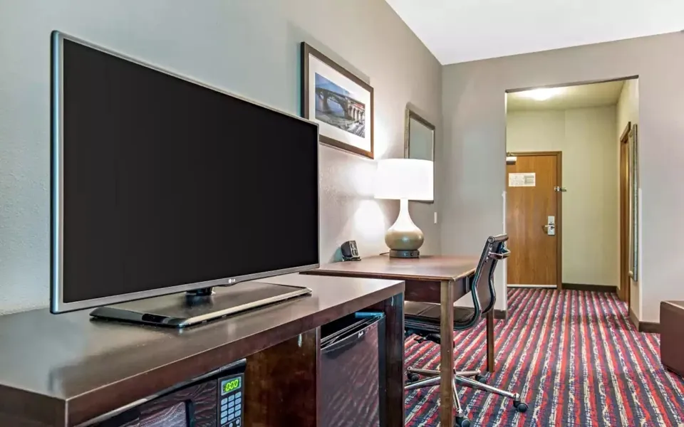 Comfort Suites Fairview Heights - St. Louis hotel detail image 6