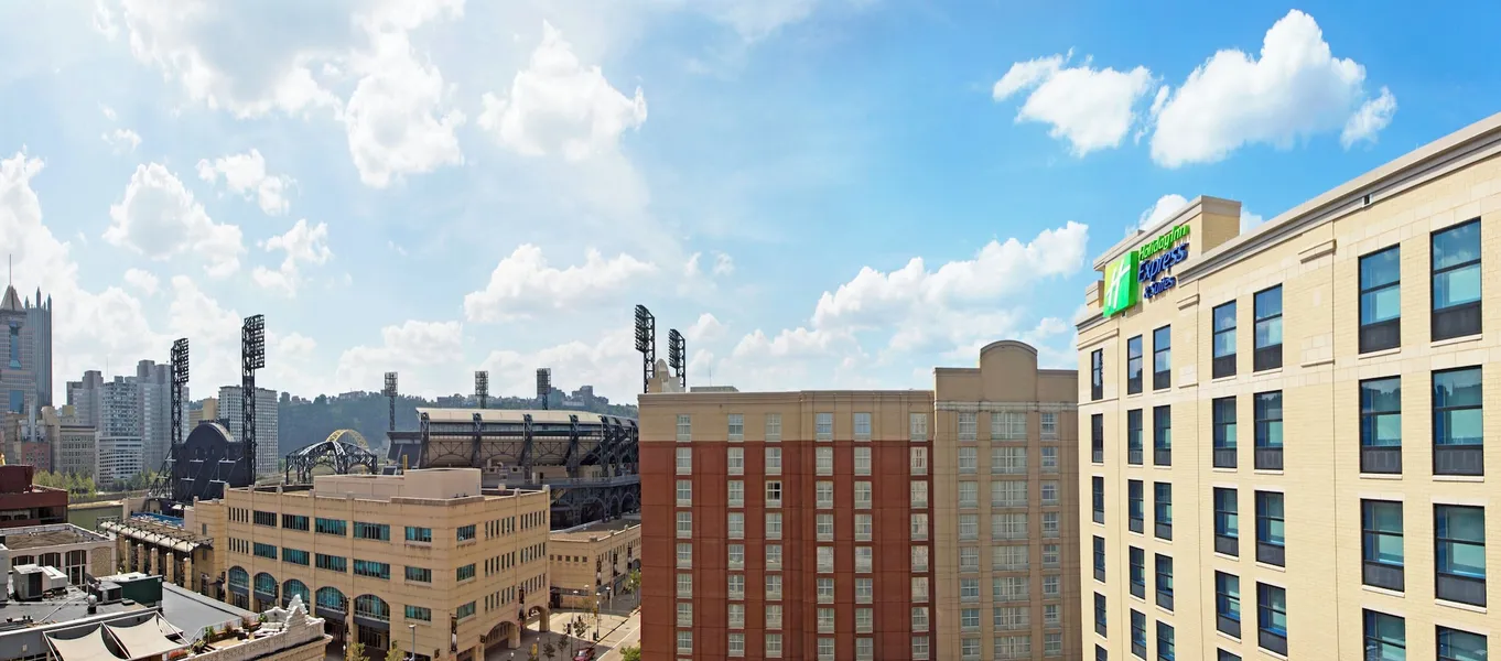 Holiday Inn Express & Suites Pittsburgh North Shore by IHG hotel detail image 2
