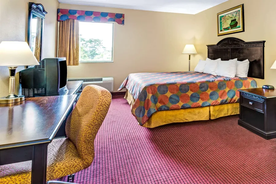 Days Inn & Suites by Wyndham Jeffersonville IN hotel detail image 6