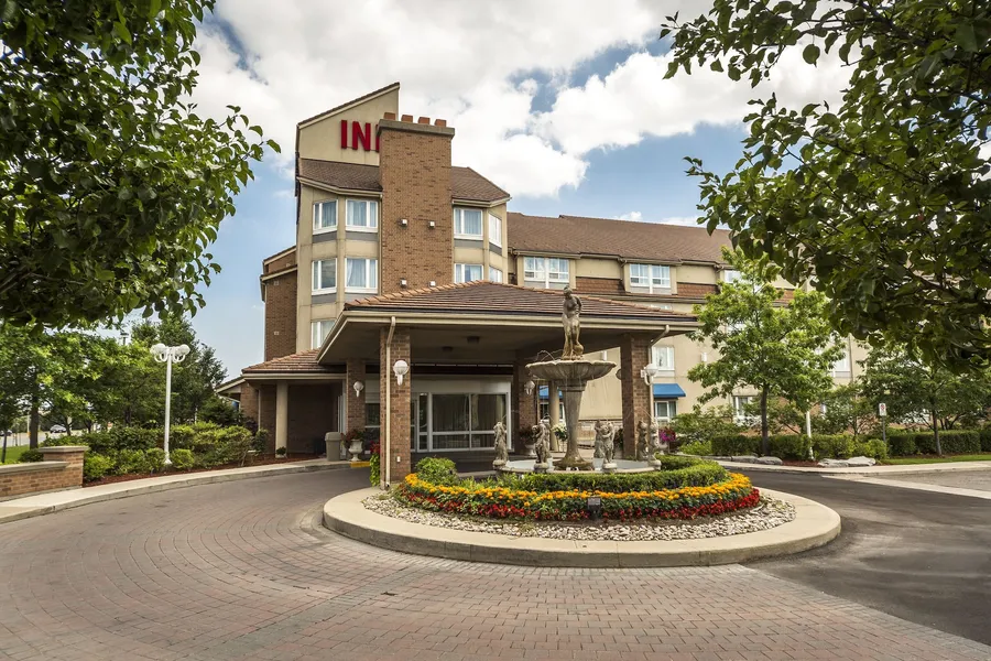 Monte Carlo Inn - Brampton Suites hotel detail image 2