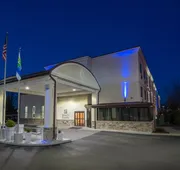 Holiday Inn Express Cleveland Airport - Brookpark by IHG hotel detail image 7