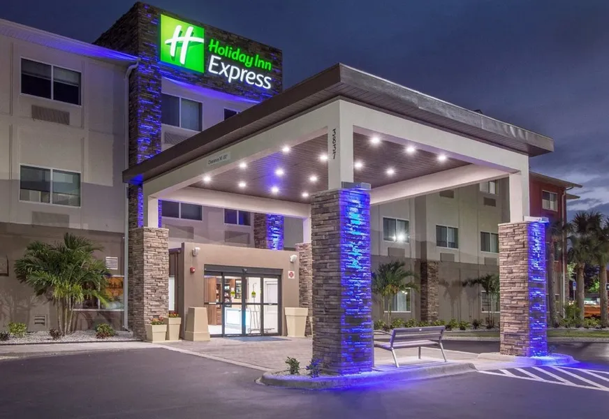 Holiday Inn Express Naples South I-75 by IHG hotel detail image 2