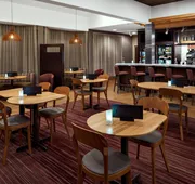 Courtyard by Marriott Pittsburgh Airport hotel detail image 3