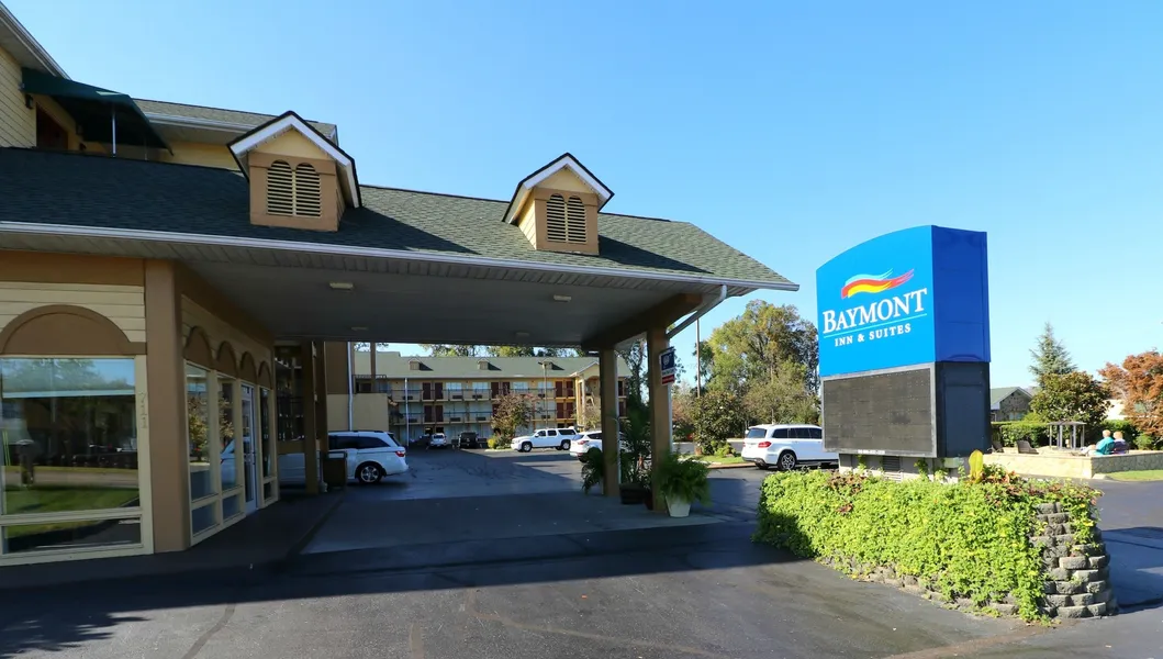 Baymont by Wyndham Sevierville Pigeon Forge hotel detail image 2