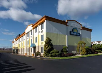 Days Inn by Wyndham Hartford/Closest Downtown hotel thumbnail 2