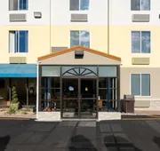 Days Inn by Wyndham Hartford/Closest Downtown hotel detail image 3