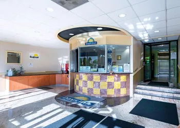 Days Inn by Wyndham Hartford/Closest Downtown hotel thumbnail 5