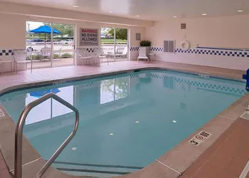Baymont by Wyndham St. Charles hotel thumbnail 5