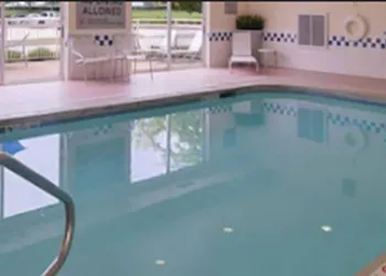 Baymont by Wyndham St. Charles hotel thumbnail 6
