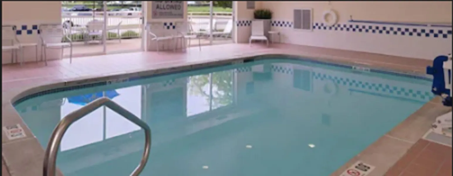 Baymont by Wyndham St. Charles hotel detail image 6