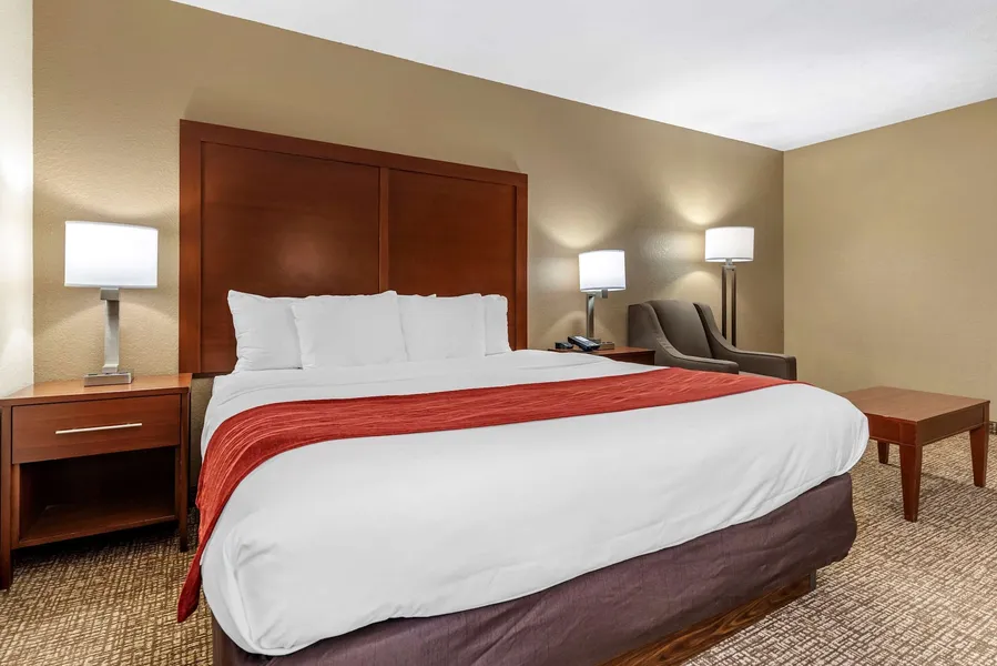 Comfort Inn & Suites Cincinnati Eastgate hotel detail image 6