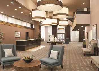 Radisson Hotel Fresno Conference Center hotel thumbnail 4