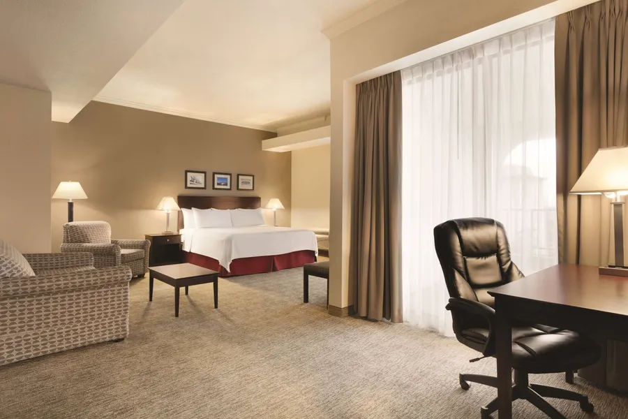 Radisson Hotel Fresno Conference Center hotel detail image 6