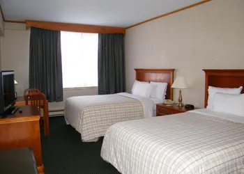 Travelodge Hotel by Wyndham Montreal Airport hotel thumbnail 6