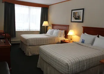 Travelodge Hotel by Wyndham Montreal Airport hotel thumbnail 8
