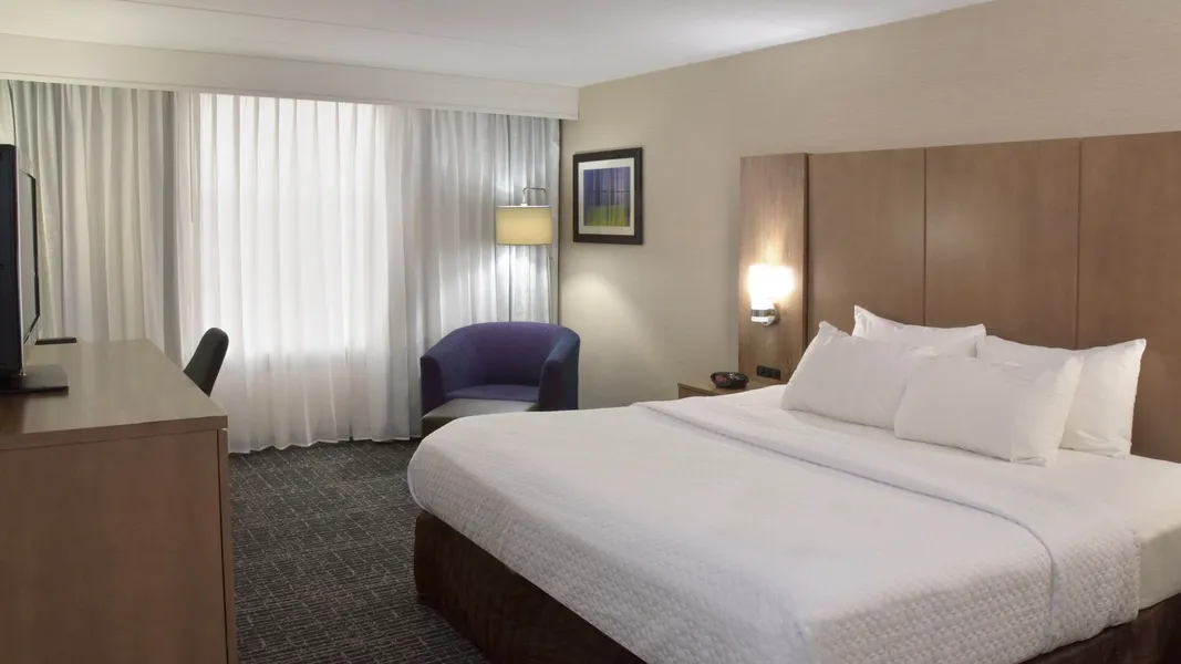Crowne Plaza Cleveland Airport by IHG hotel detail image 6