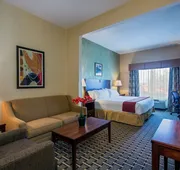 Holiday Inn Express & Suites Youngstown N (Warren/Niles) by IHG hotel detail image 7