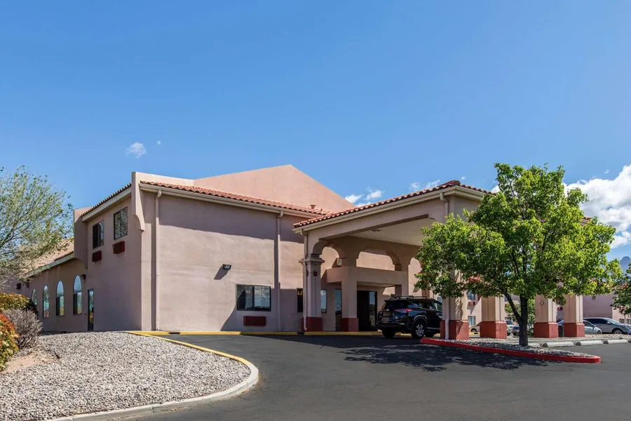 Quality Inn & Suites Albuquerque North near Balloon Fiesta Park hotel detail image 6