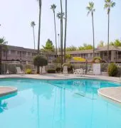 Days Inn by Wyndham Fresno Central hotel thumbnail 2