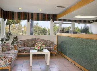 Days Inn by Wyndham Fresno Central hotel thumbnail 5
