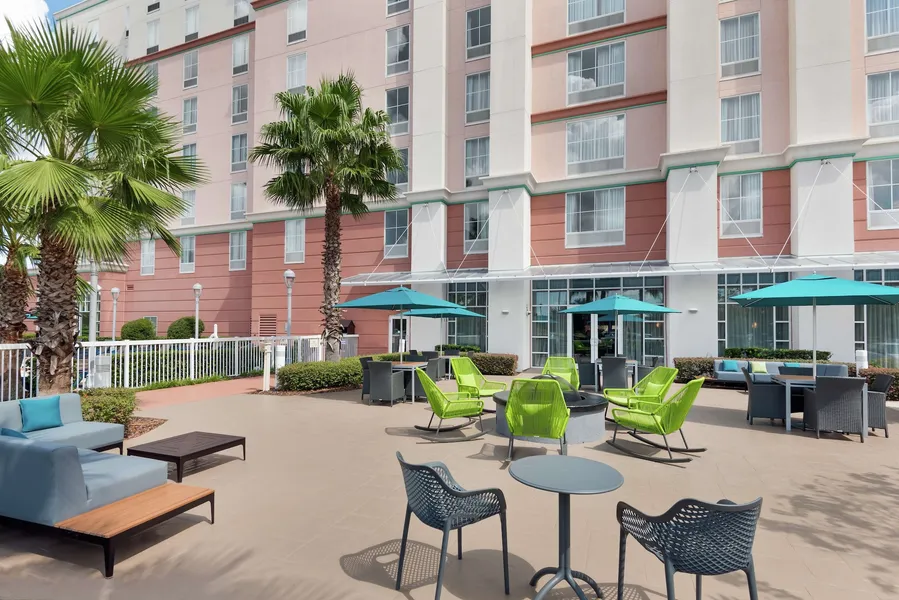 Hampton Inn & Suites Orlando Airport @ Gateway Village hotel detail image 2