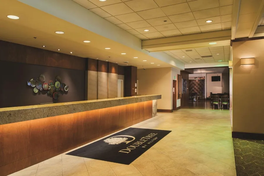 DoubleTree by Hilton Omaha Downtown hotel detail image 2