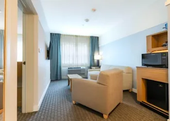 Two Trees Inn hotel thumbnail 6