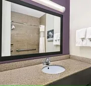 Quality Inn & Suites hotel detail image 3
