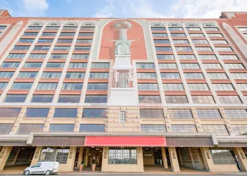 OYO Hotel St Louis Downtown City Center MO hotel thumbnail 2
