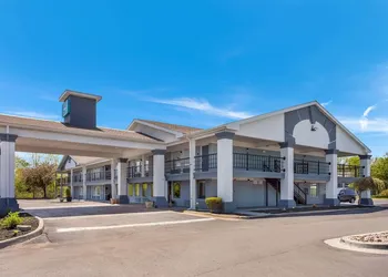Clarion Pointe Independence - Kansas City hotel thumbnail 4