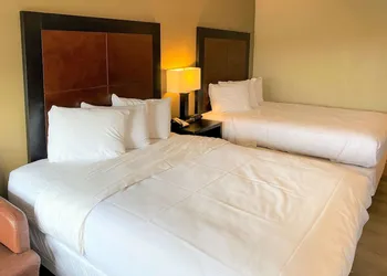Clarion Pointe Independence - Kansas City hotel thumbnail 6
