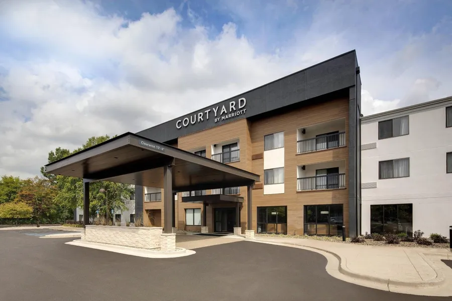 Courtyard by Marriott Grand Rapids Airport hotel detail image 2