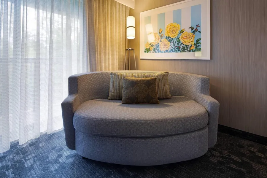 Courtyard by Marriott Grand Rapids Airport hotel detail image 6