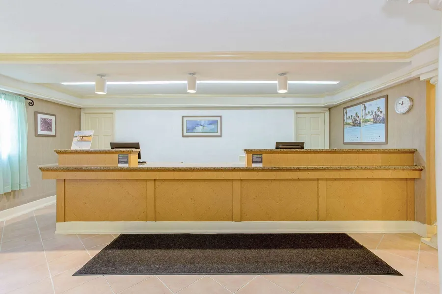 La Quinta Inn by Wyndham Orlando Airport West hotel detail image 2