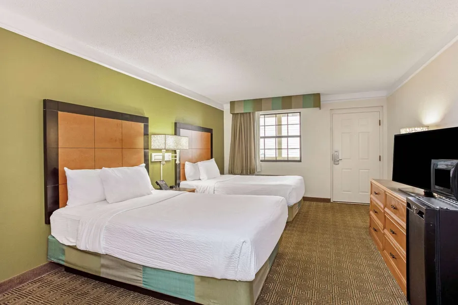 La Quinta Inn by Wyndham Orlando Airport West hotel detail image 6