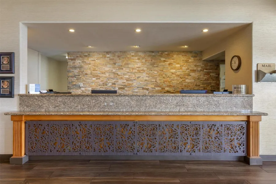 Best Western Plus A Wayfarer's Inn And Suites hotel detail image 6