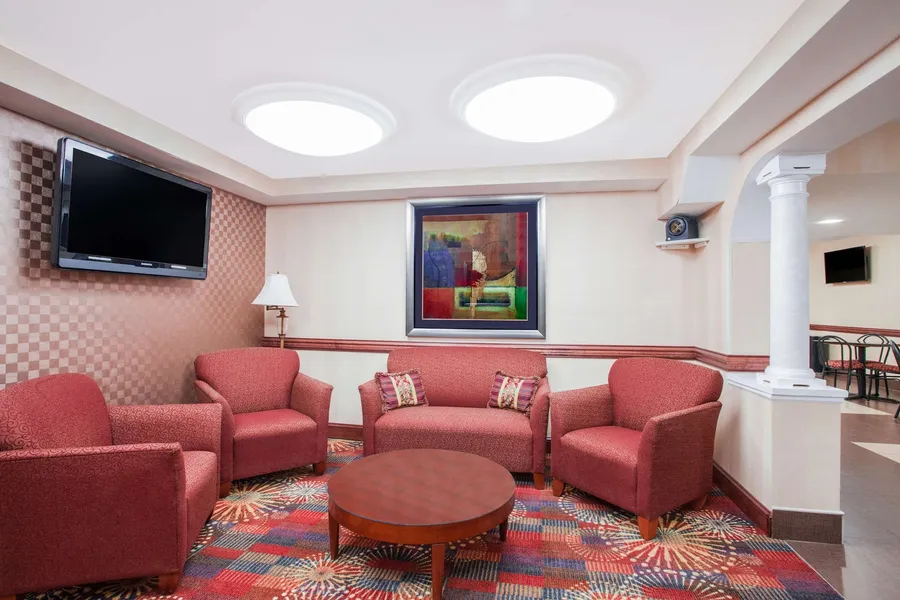 Ramada Hotel & Conference Center by Wyndham Edgewood hotel detail image 6