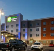 Holiday Inn Express & Suites Lexington Midtown - I-75 by IHG hotel detail image 7