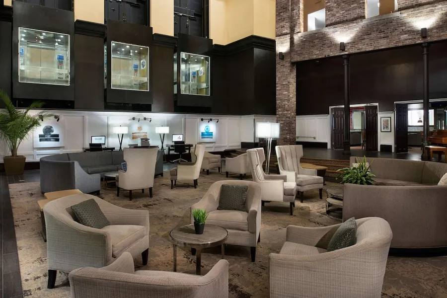 DoubleTree by Hilton Hotel Memphis Downtown hotel detail image 2