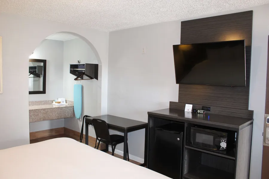 Americas Best Value Inn Medical Center Downtown hotel detail image 6