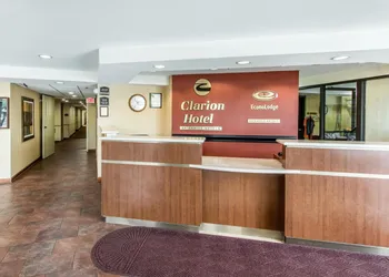 Econo Lodge Broken Arrow hotel thumbnail 4